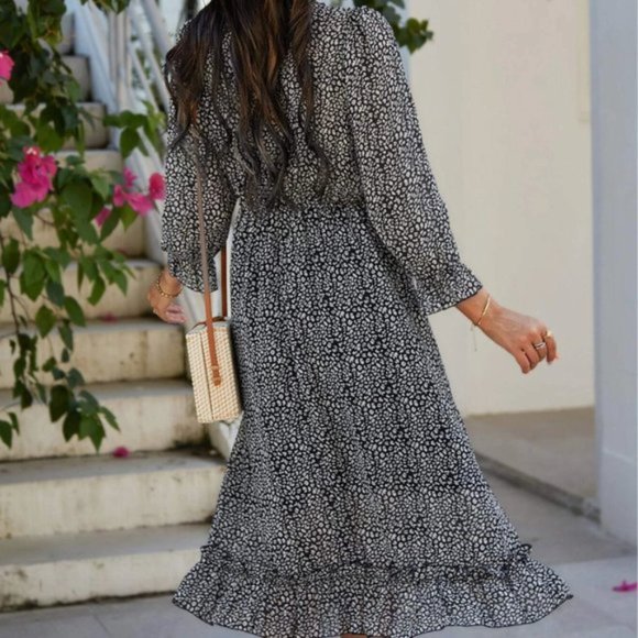 Boho Chiffon Print Deep V-neck Ruffle Hem Dress - Picture 2 of 7